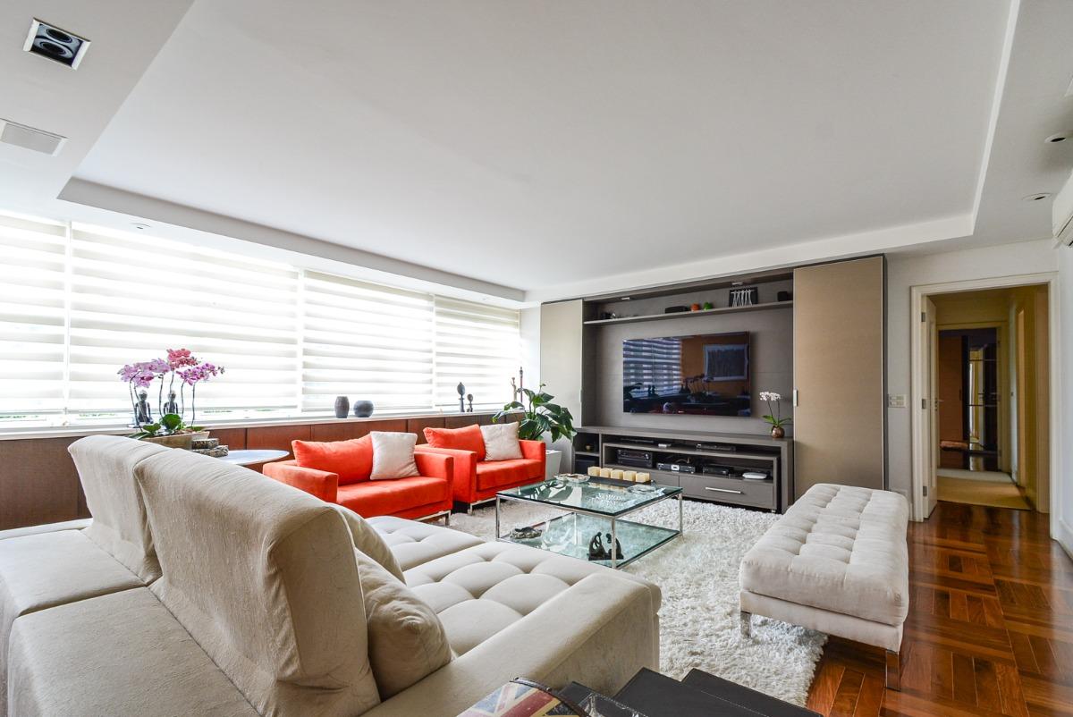 Apartamento —